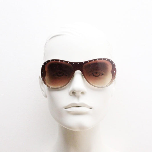 Y2K vintage visor aviator sunglasses with diamante. White wrap around mini mask shield design with curved mono lens. 2000s NOS. Rhinestone