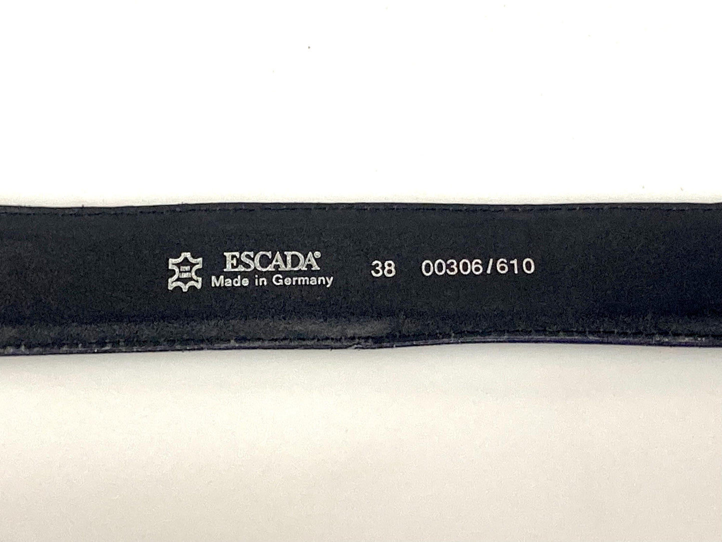 Escada 80s vintage womens dress belt in purple real leather with substantial metal buckle. Made in Italy. Used in good condition