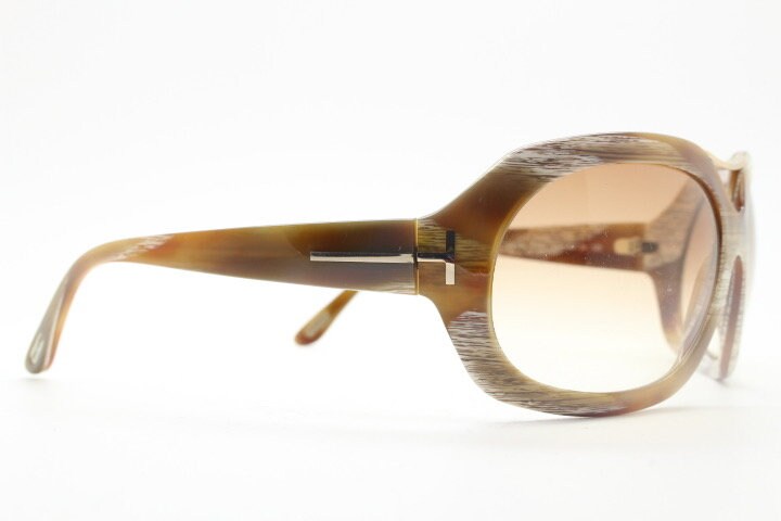 Tom Ford vintage Y2K wrap around sunglasses model Camilla Tf24 made in Italy. Stunning brown and beige natural horn looking acetate. NOS