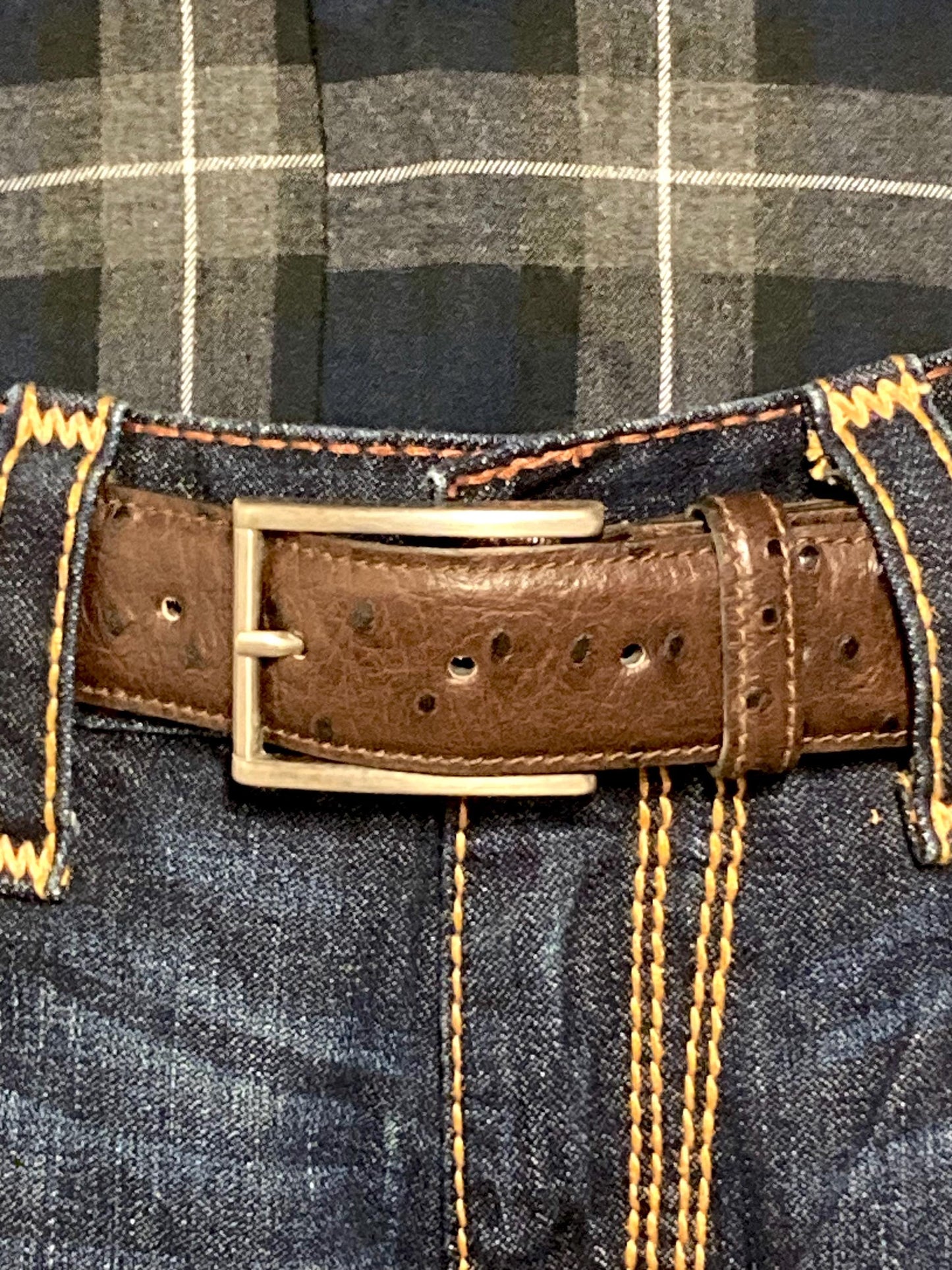 90s vintage dark brown genuine leather belt made in Italy by Joseph Di Pino. Tooled finish made to look like Ostrich. NOS. Mens Large