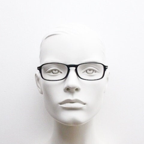 Persol rectangular eye glasses hand made in Italy. Black gloss acetate optical frame with keyhole bridge. Prescription eyeglasses. Vintage