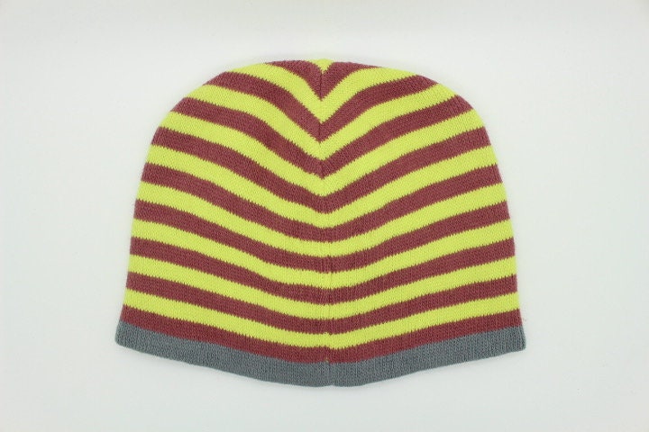 Marc Jacobs knitted beanie pull down hat. Yellow and mauve stripes with plain grey reversible inside. Designer cap. BNWT