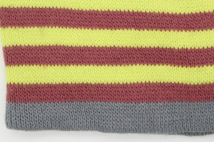 Marc Jacobs knitted beanie pull down hat. Yellow and mauve stripes with plain grey reversible inside. Designer cap. BNWT