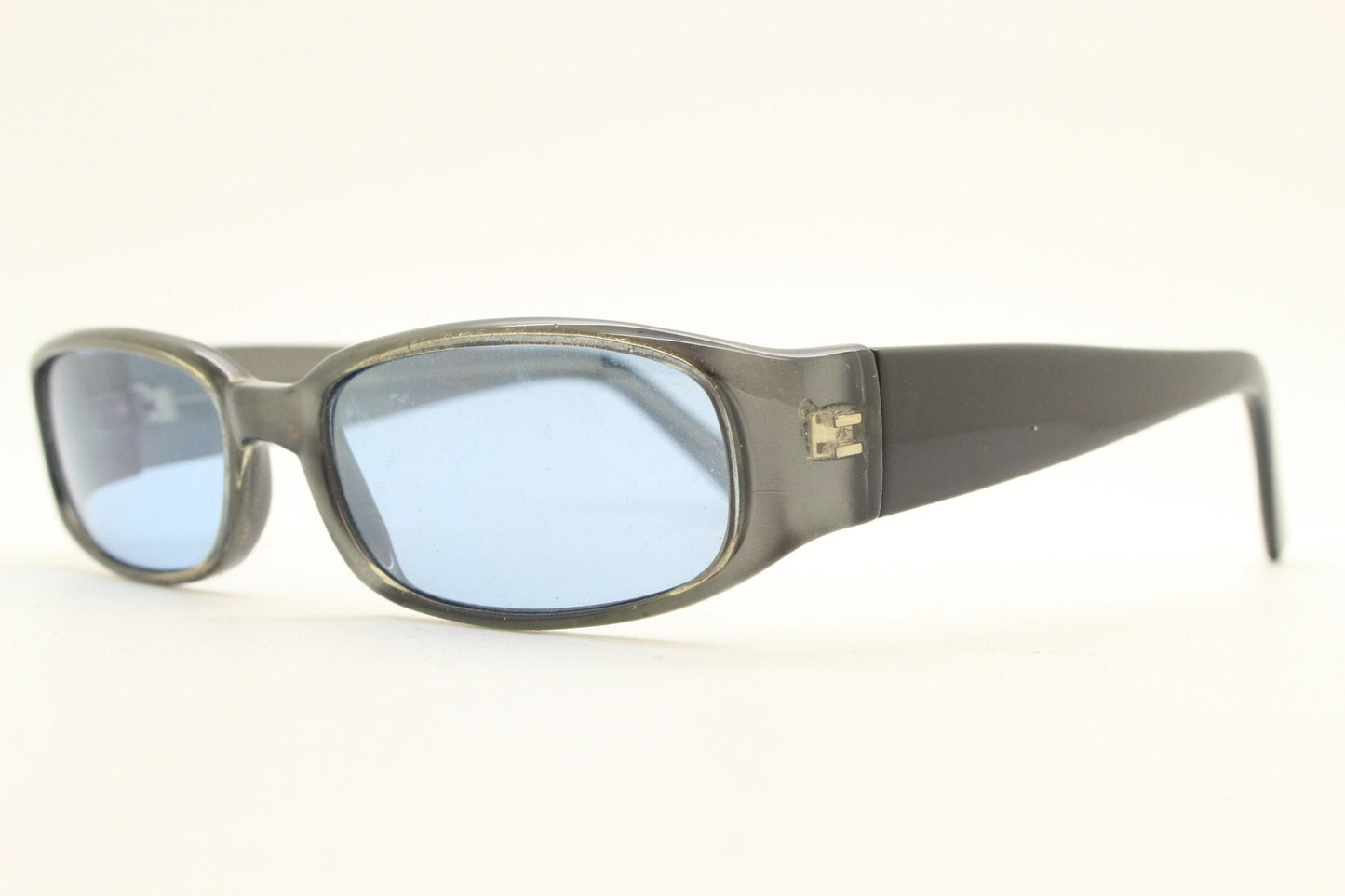Y2K vintage rectangular shield sunglasses. Purple front, black arms blue lens combo. Visor style wrap around pearlised frame. NOS. 2000s