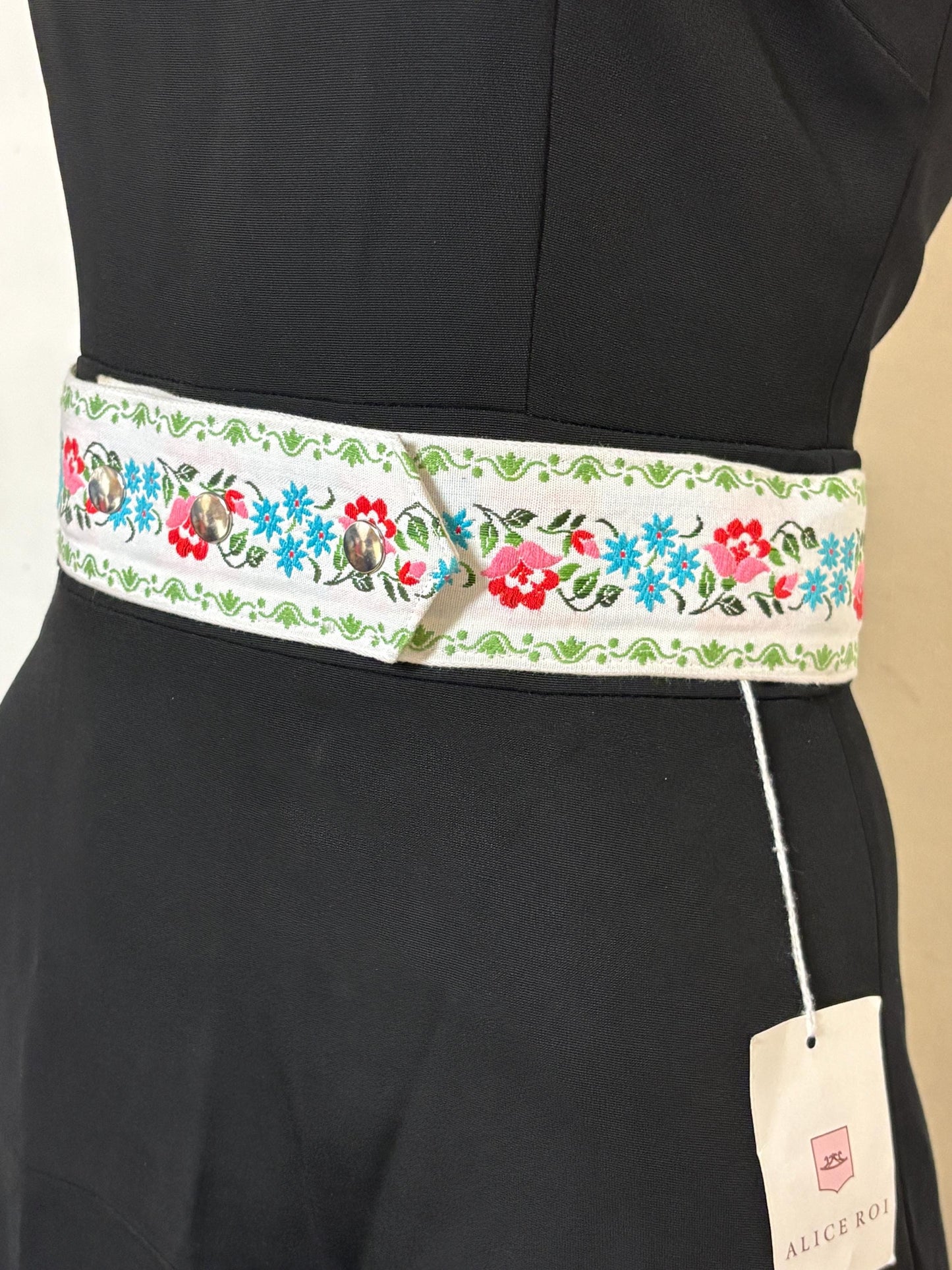 Alice Roi Y2K vintage womens 2" dress belt in white with embroidered pink, blue and green flowers. 2000s Unused NOS. BNWT