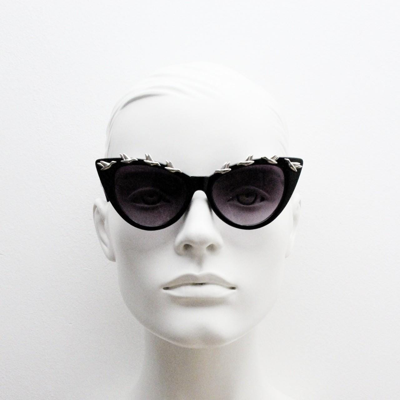 Vintage Y2K cat eye sunglasses. 2000s womens black gloss cateye with charming abstract metal flying birds brow. 50s style rockabilly. NOS