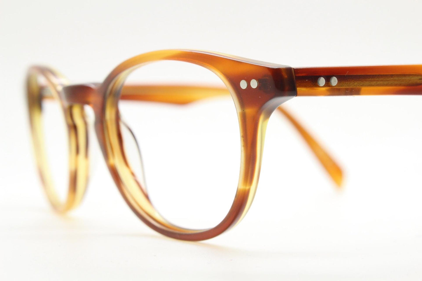 Rectangular vintage eye glasses. Minimal classic design optical frames in tortoise acetate with keyhole bridge. Prescription RX spectacles