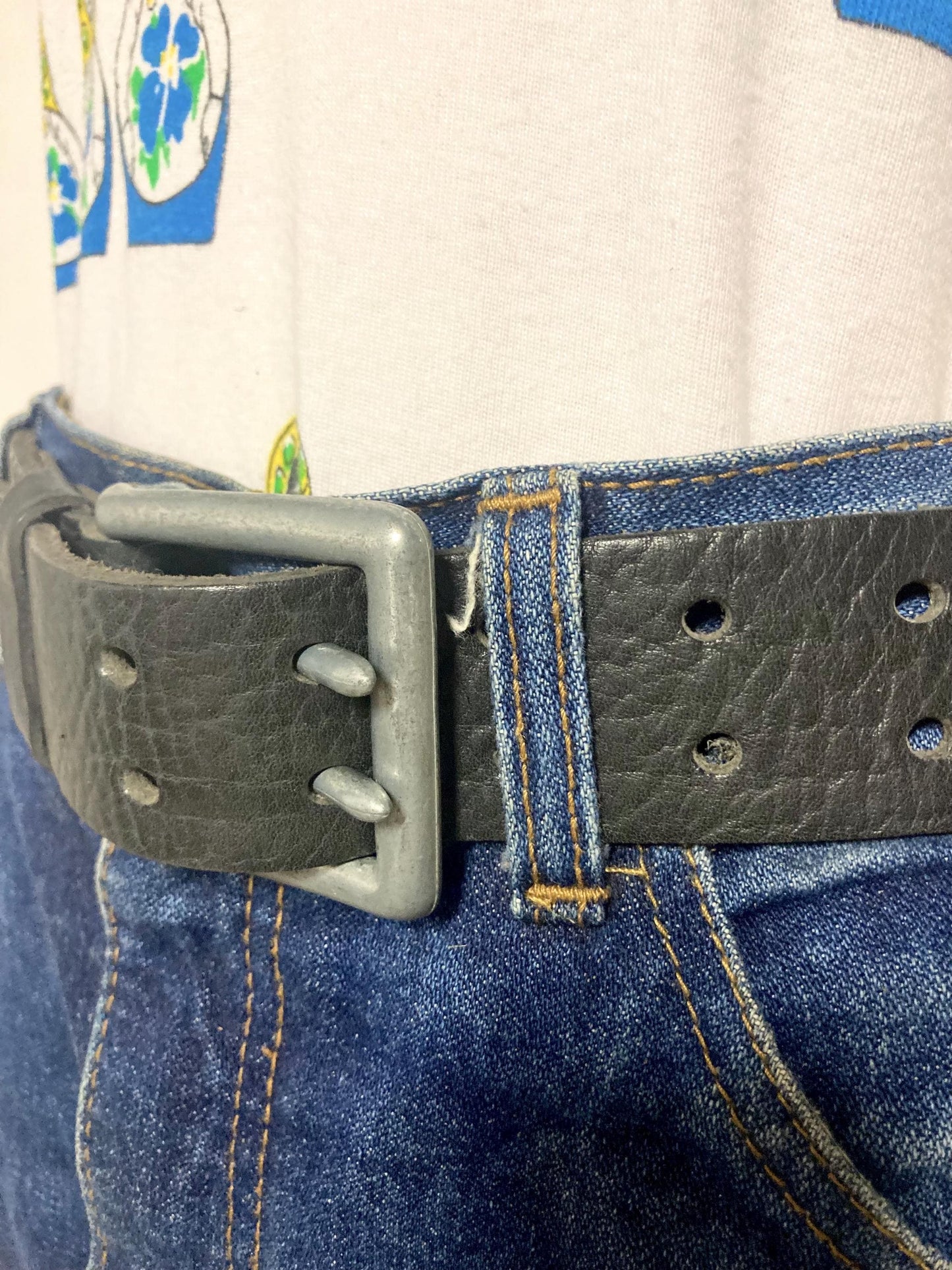 90s vintage heavy duty black genuine leather belt with distressed steel buckle by Mexx. Full grain original finish cowhide. NOS