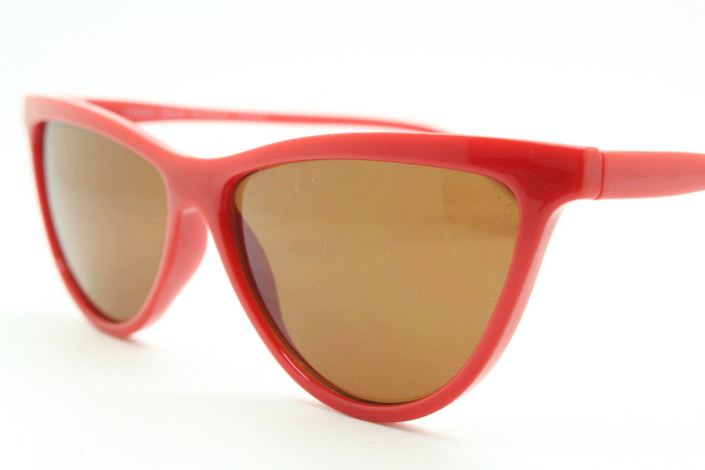 Vintage 90s red cat eye sunglasses. Womens slim 50s style cateye frame with Havana brown lenses. Rockabilly, pin up. NOS catseye