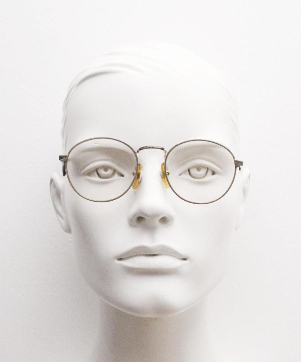 90s vintage round panto metal eye glasses. Minimal gold optical frame with subtle embossed patterns. Prescription eyeglasses. RX spectacles