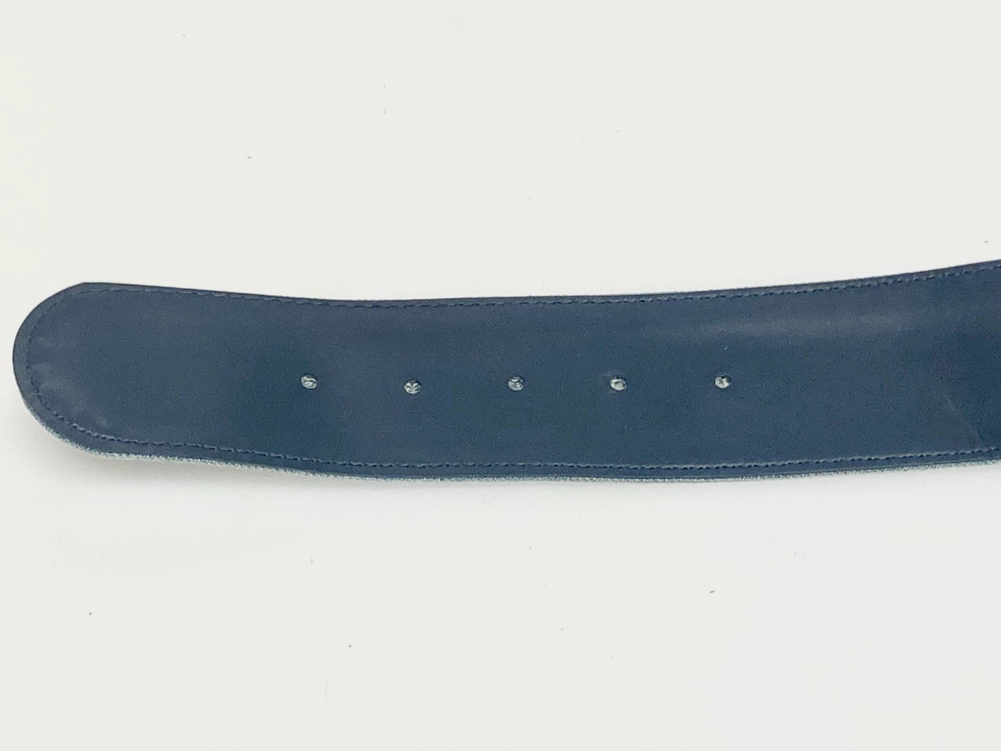 80s vintage womens dress belt in light blue denim with big bow in neat proportions. Adjustable. Used in good condition