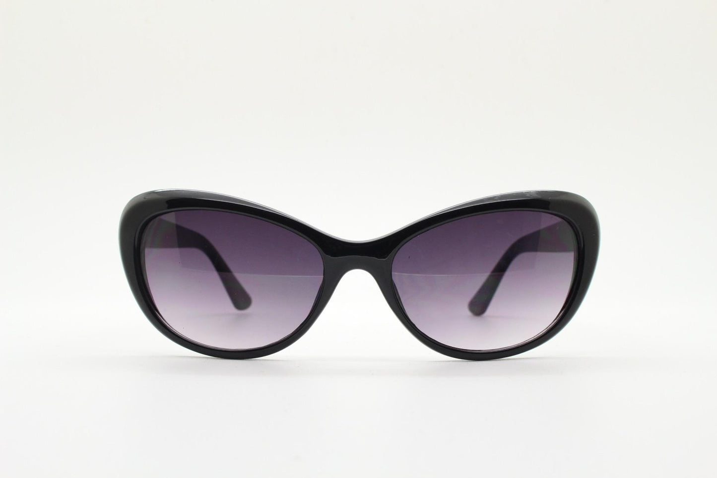 Vintage 80s oval cat eye sunglasses. Womens all black cat eye frame with gradient lenses. 50s style rockabilly. pin up. NOS catseye