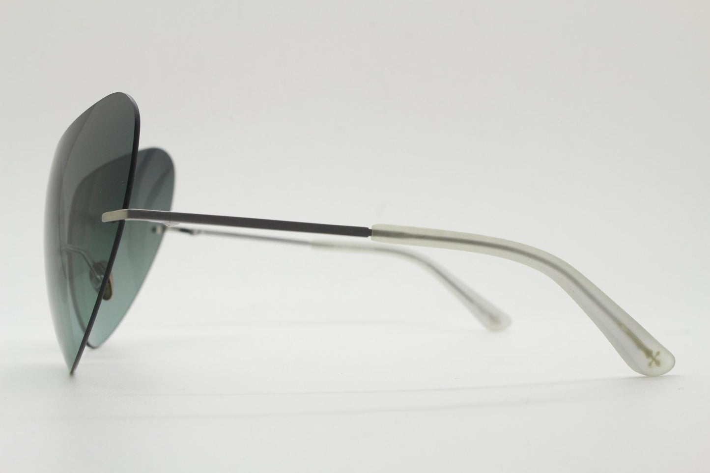 Linda Farrow cat eye sunglasses made in Japan by Todd Lynn. Massive frameless green cateye. Luxe Gallery Projects Vintage. NOS Full Set