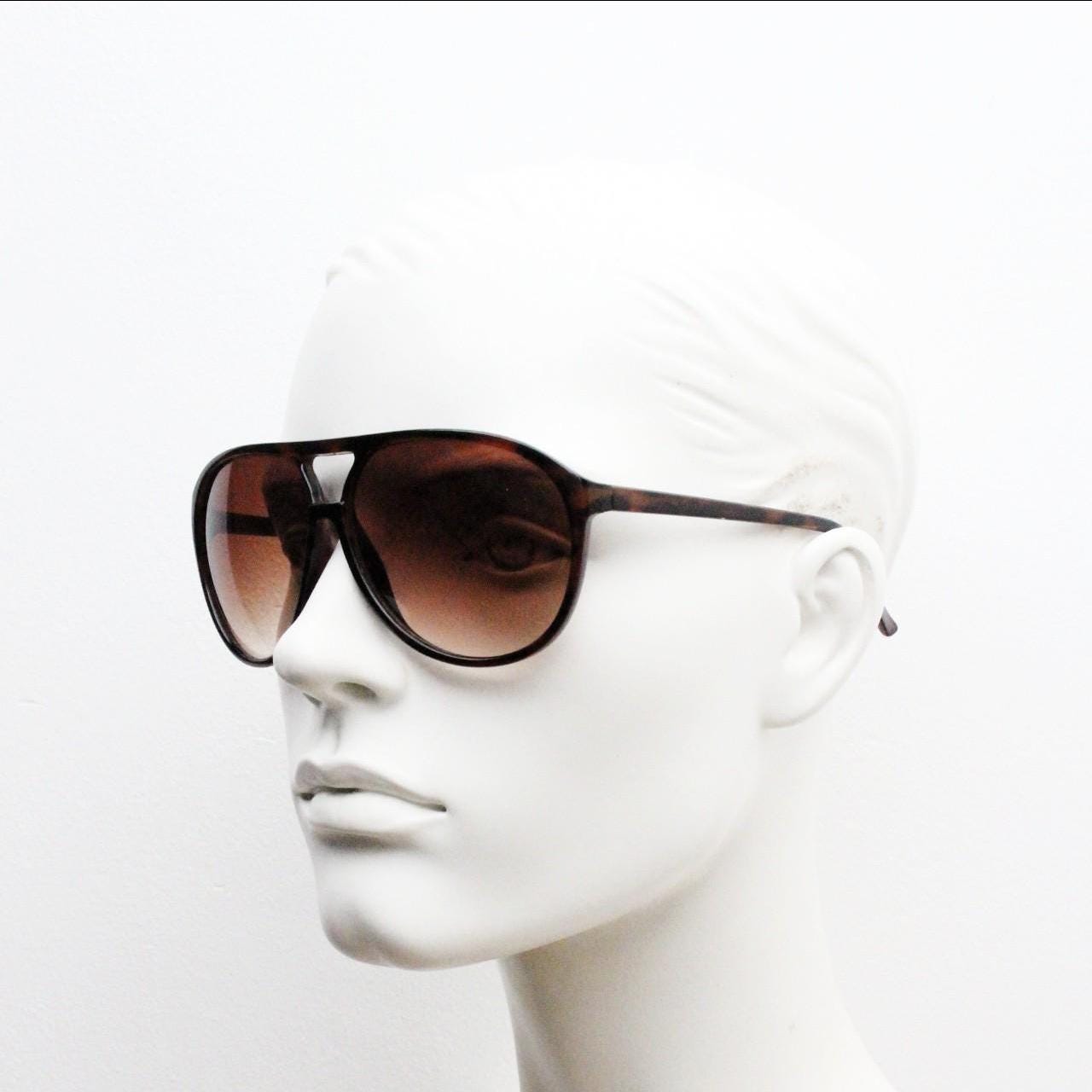 Y2K vintage teardrop aviator sunglasses. 2000's transparent brown frame with graduating lenses. 70s design. 00's NOS aviators