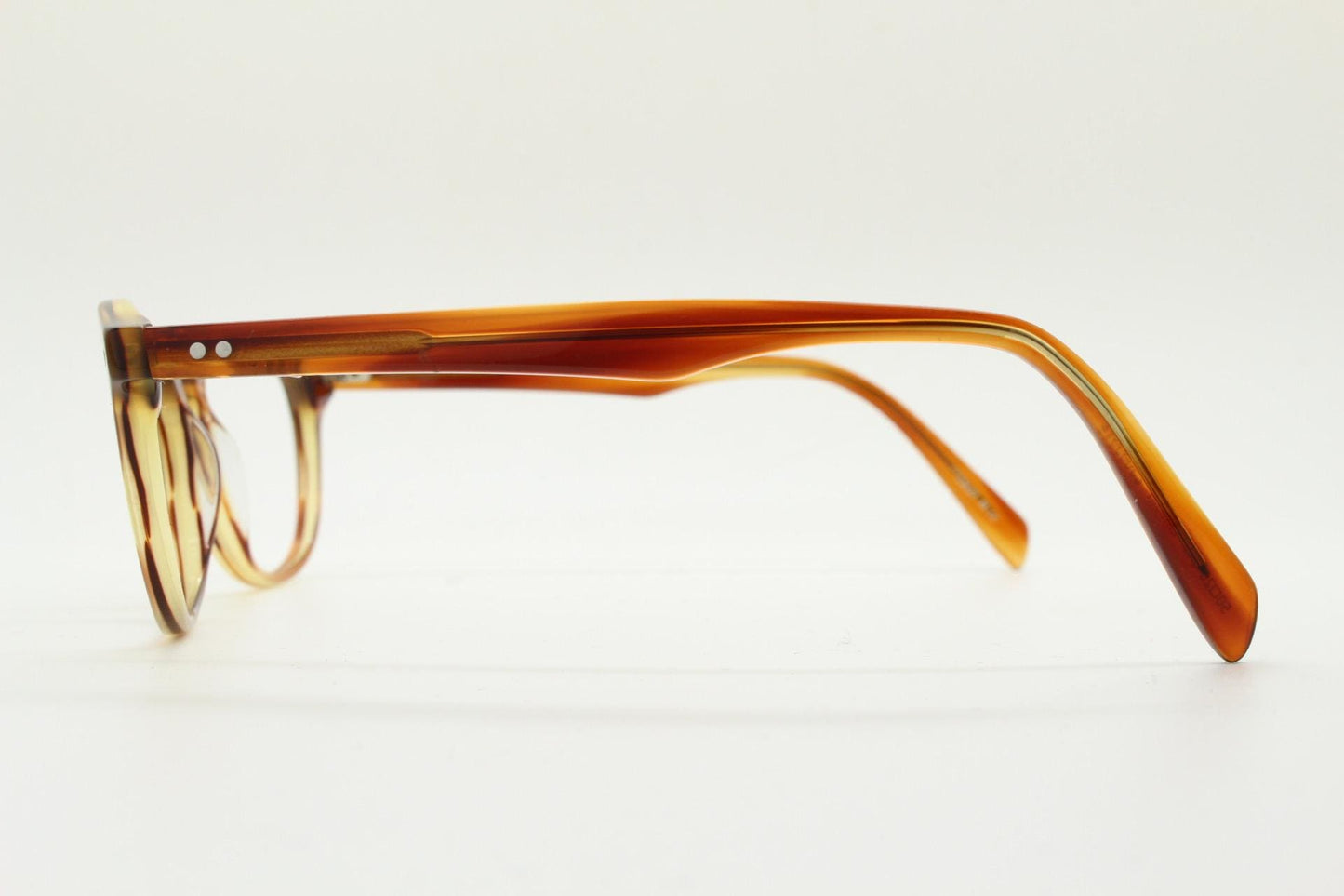 Rectangular vintage eye glasses. Minimal classic design optical frames in tortoise acetate with keyhole bridge. Prescription RX spectacles