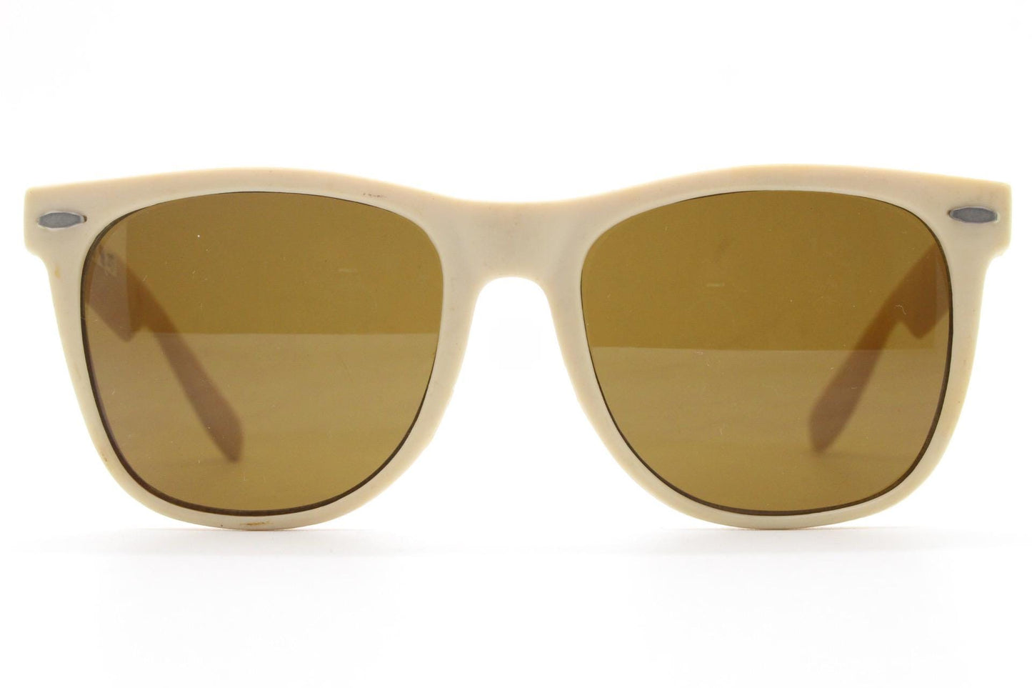 Vintage 80s wayfarer style sunglasses. All time classic slightly oversized design in matt white with brown lenses. Flava Flav