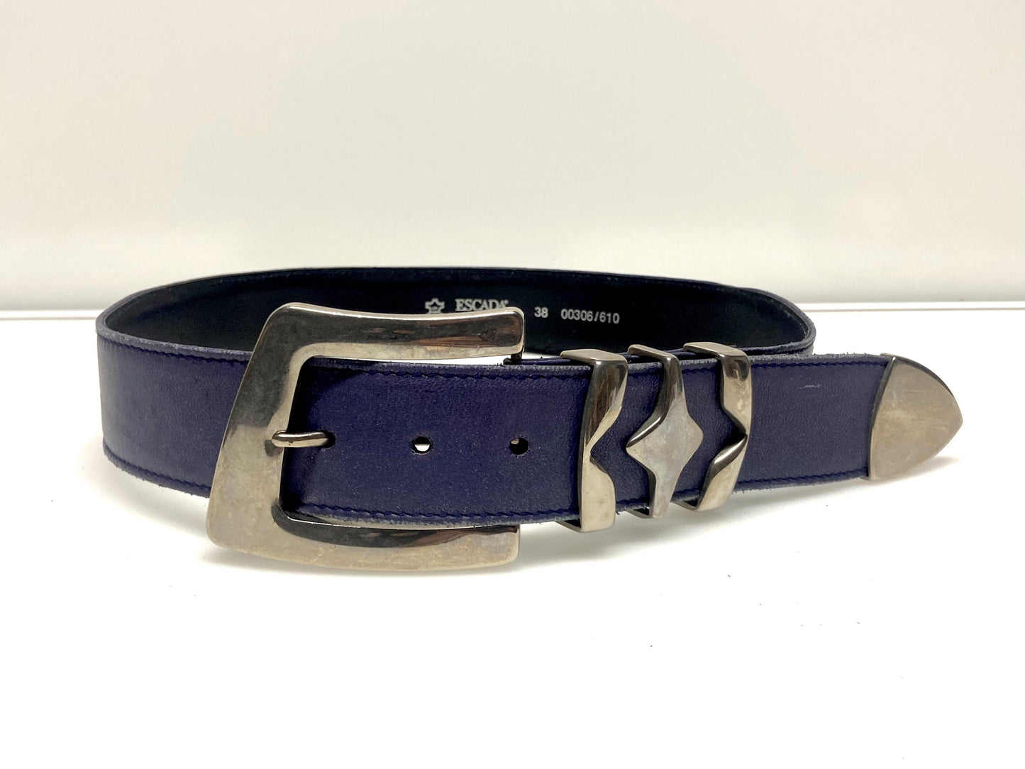 Escada 80s vintage womens dress belt in purple real leather with substantial metal buckle. Made in Italy. Used in good condition
