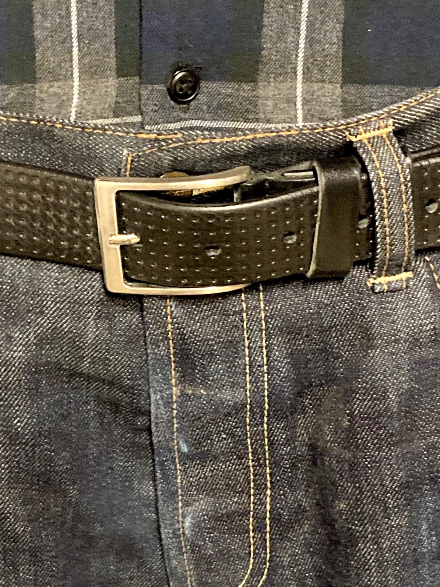 90s vintage black genuine leather belt made in Italy. Thick cowhide with smooth finish and indented dots for trousers/jeans. Mens NOS