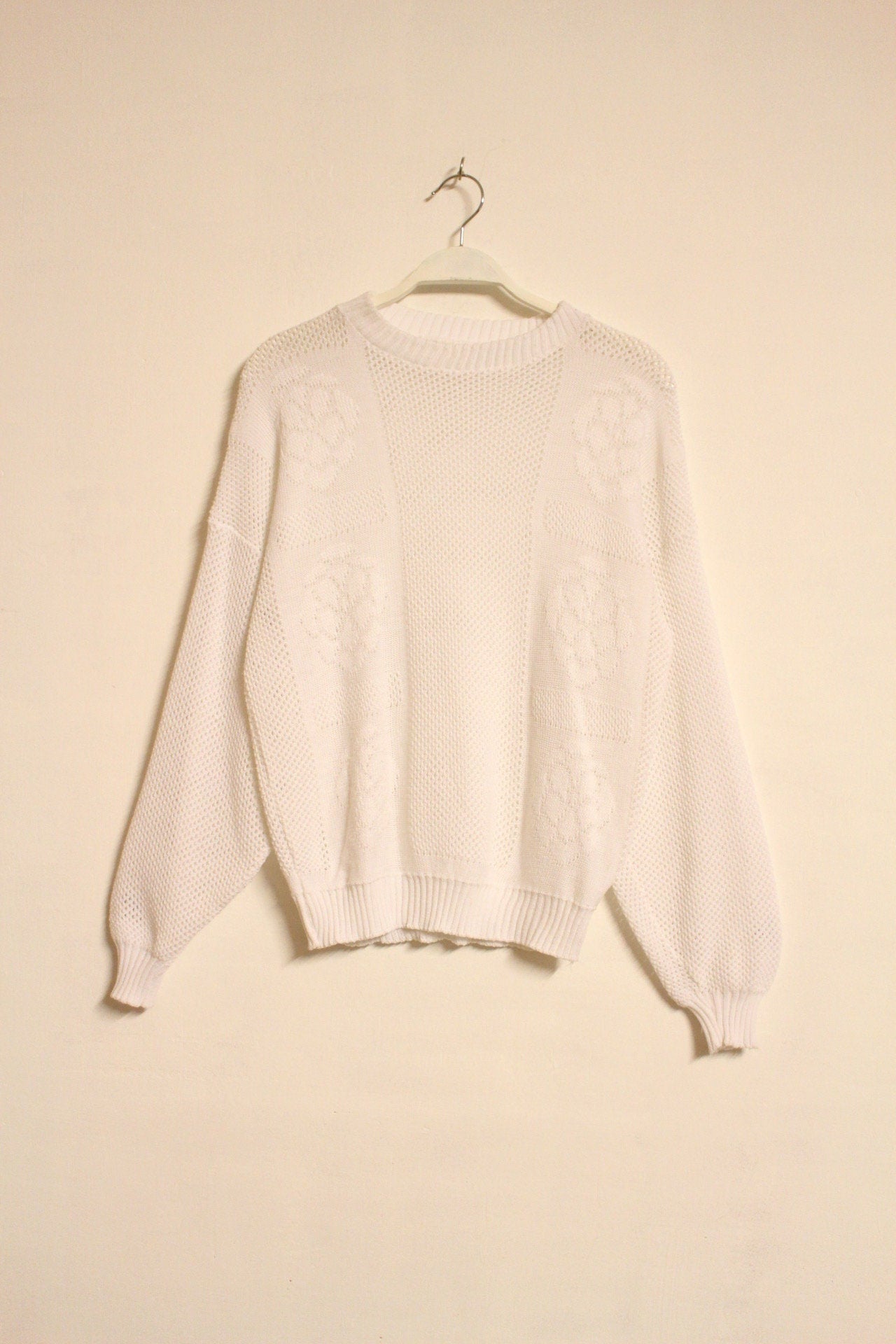 White 80s vintage crochet knit batwing jumper. Womens sweater. Knit pullover
