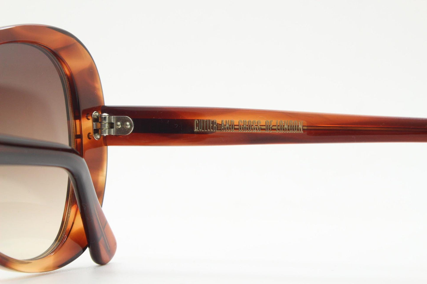 Cutler and Gross London vintage oversized butterfly sunglasses hand made in Italy. Substantial mottled brown acetate frame. Womens Y2K