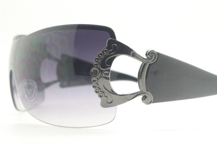 Y2K vintage futuristic visor sunglasses. 2000's black wraparound mono lens mini mask shield design. Superhero. 00's NOS