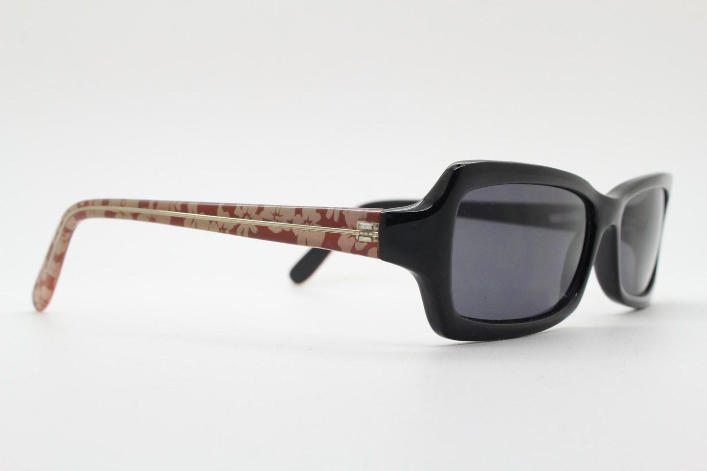 Y2k vintage rectangular cat eye sunglasses. Intense 60s style black front with and extraordinary floral arms. 2000s NOS. BNWT