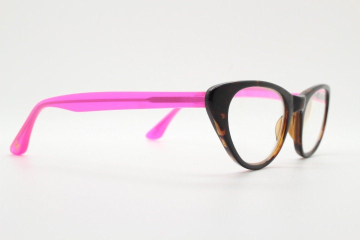 Isaac Mizrahi vintage cat eye glasses. Womens dark tortoise cateye optical frames with pink arms. Prescription eyeglasses. RX NOS spectacles