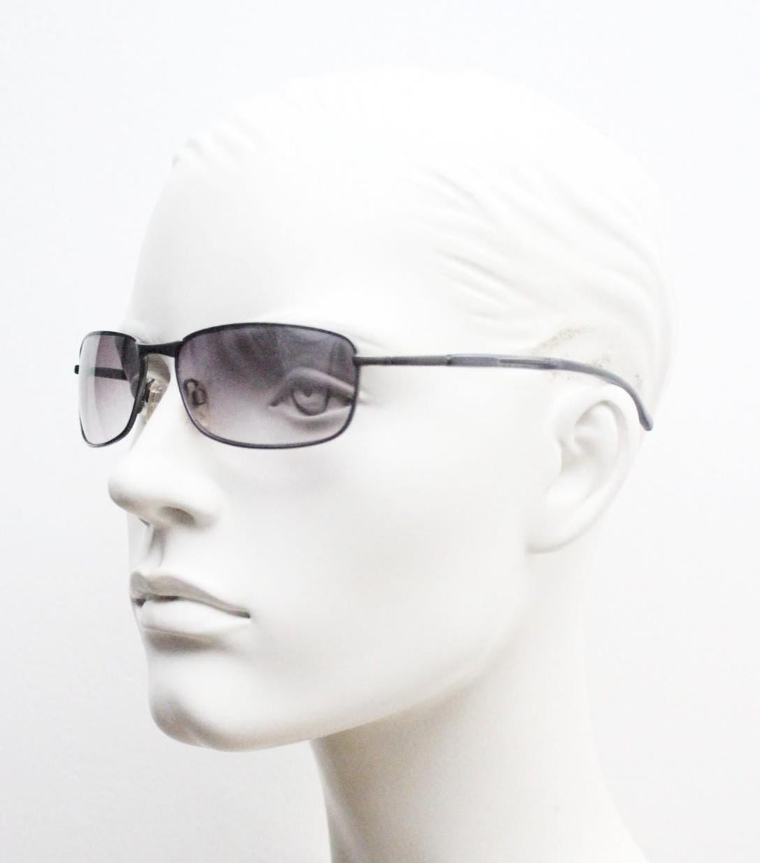 90s vintage curved rectangular sunglasses. Metal low profile frame in grey chrome with frosted arms and mirrored lenses. 2000's. Y2K NOS