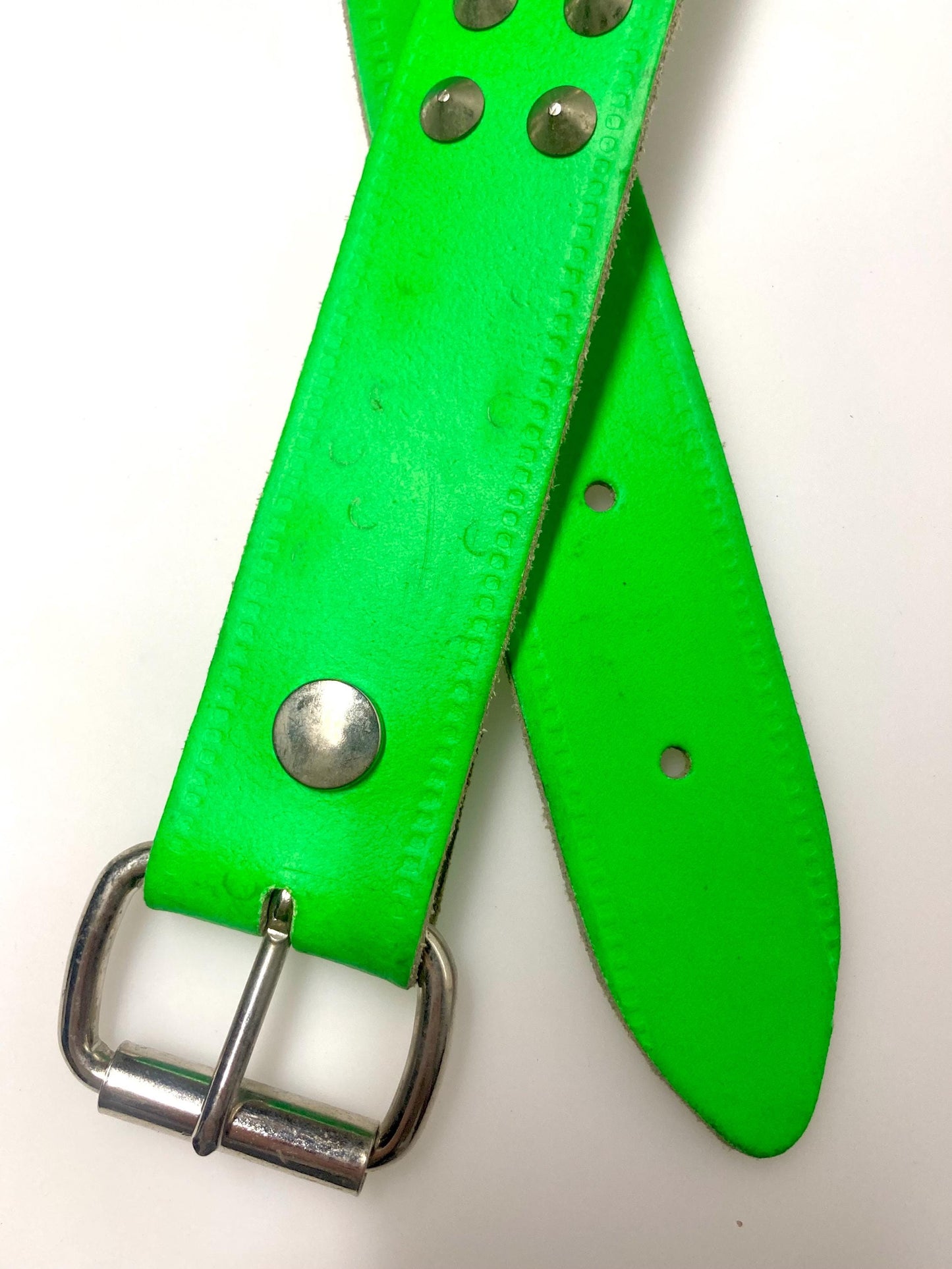 80s vintage thick genuine leather studded belt Made in the UK. Green dayglo with changeable buckle and 2 rows of conical metal studs. NOS M