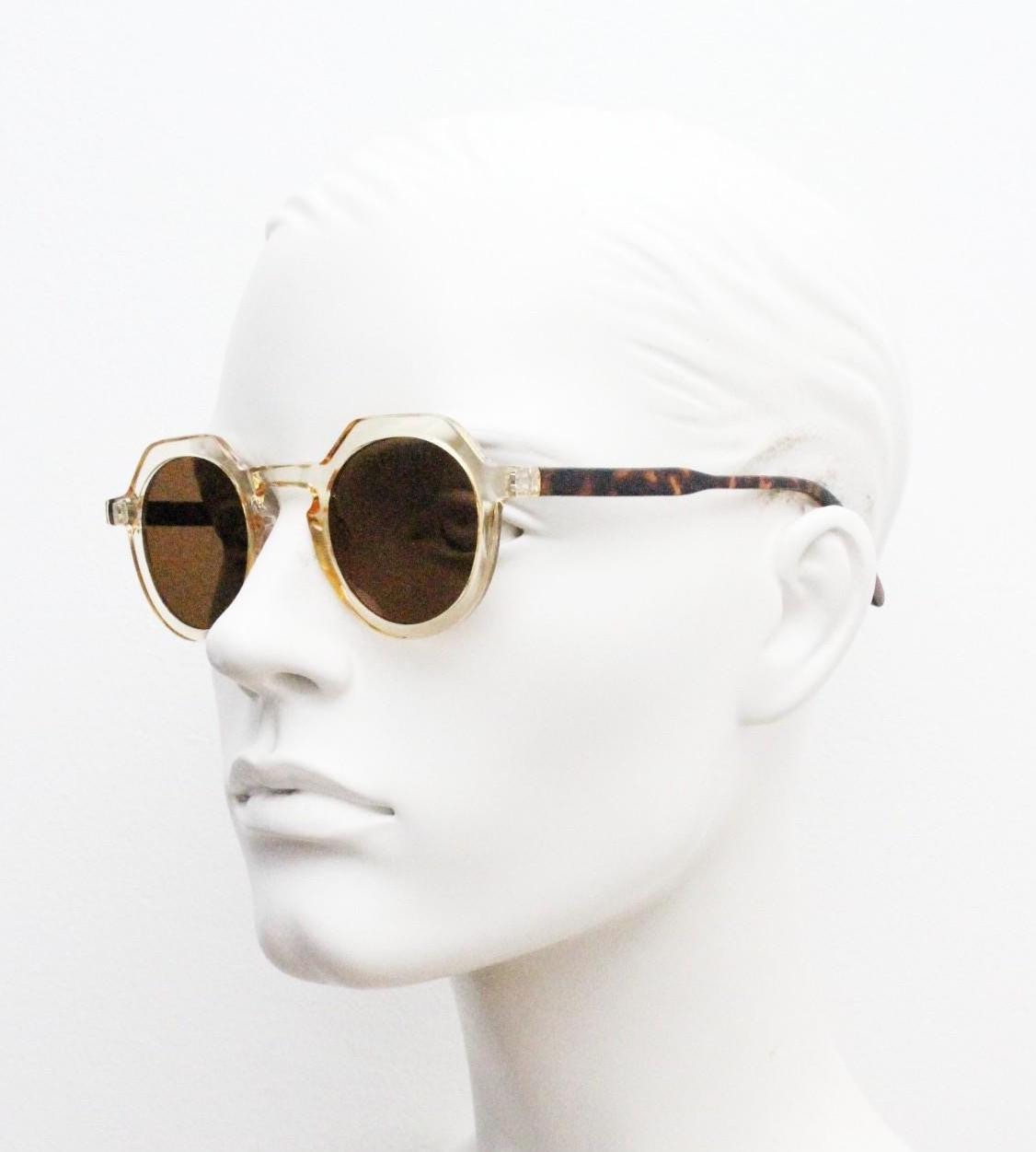 90s vintage round flat top sunglasses. 30s, 40s style frame in transparent yellow with contrasting tortoise arms. BNWT