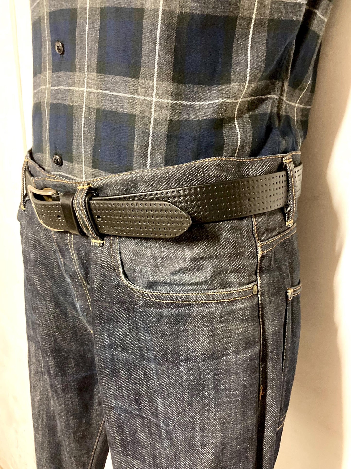 90s vintage black genuine leather belt made in Italy. Thick cowhide with smooth finish and indented dots for trousers/jeans. Mens NOS