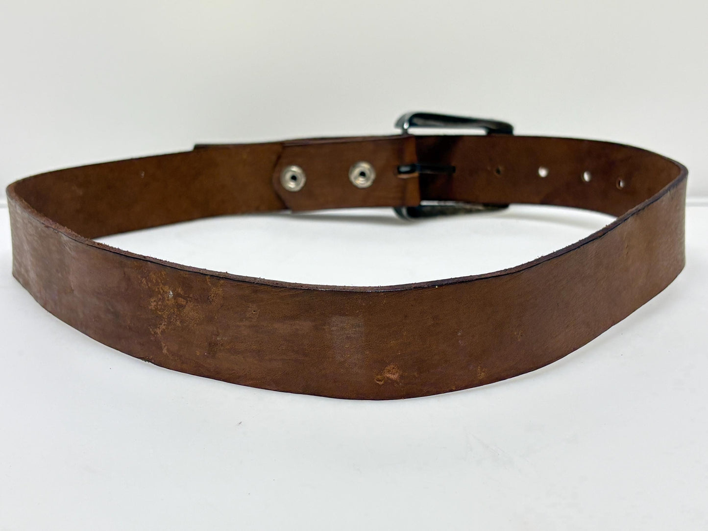 60s vintage thick brown leather belt with large brass changeable buckle. Made from genuine premium textured cowhide for jeans or trousers