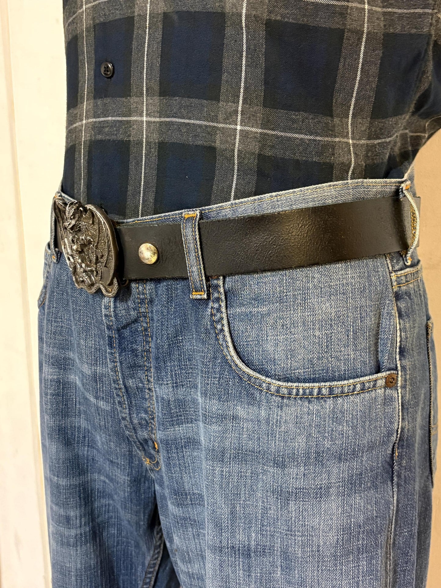 Bergamot brass works 1982 vintage 3D Beowulf and the dragon buckle on black genuine leather  changeable belt. Mythical fantasy. 80s