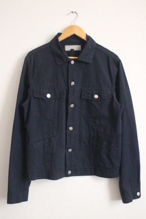 Iceberg button bomber 4 pocket jacket. Mens navy all cotton waist length chore, work design with logo stamped buttons. Icejeans vintage