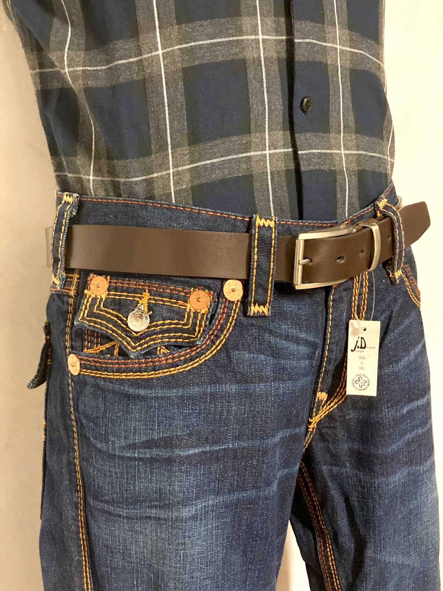 90s vintage dark brown genuine leather belt made in Italy by Joseph Di Pino. Thick cowhide with smooth finish for trousers/jeans. NOS. Mens