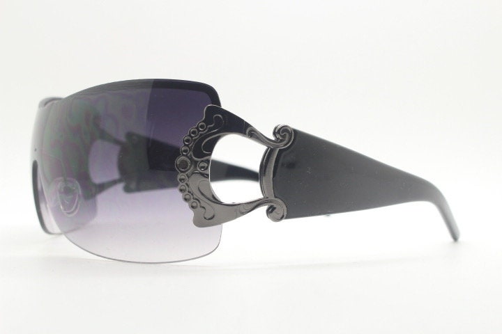 Y2K vintage futuristic visor sunglasses. 2000's black wraparound mono lens mini mask shield design. Superhero. 00's NOS