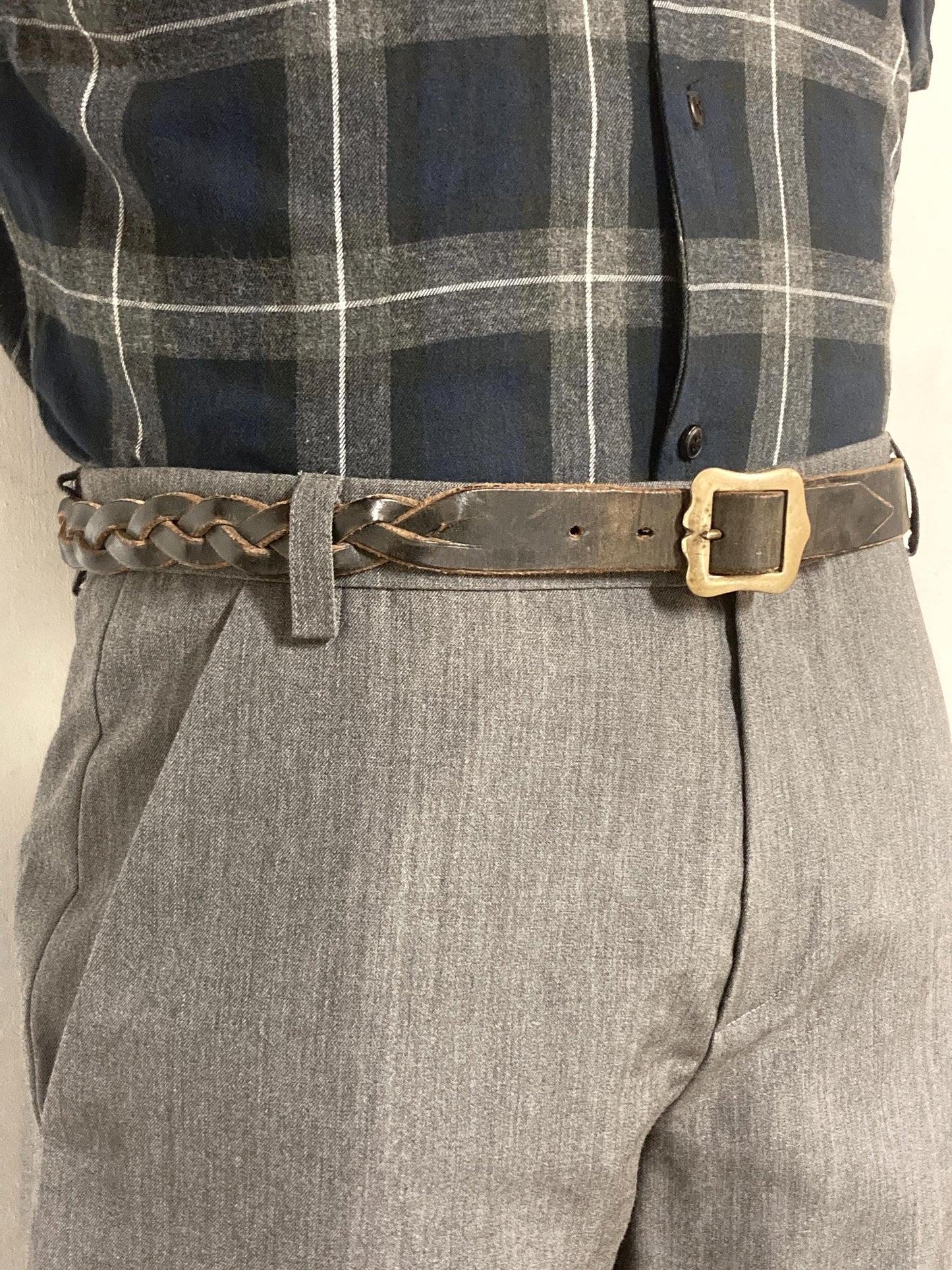 80s vintage thick black genuine leather plaited western 1" belt with changeable brass buckle. For jeans and trousers. Rawhide
