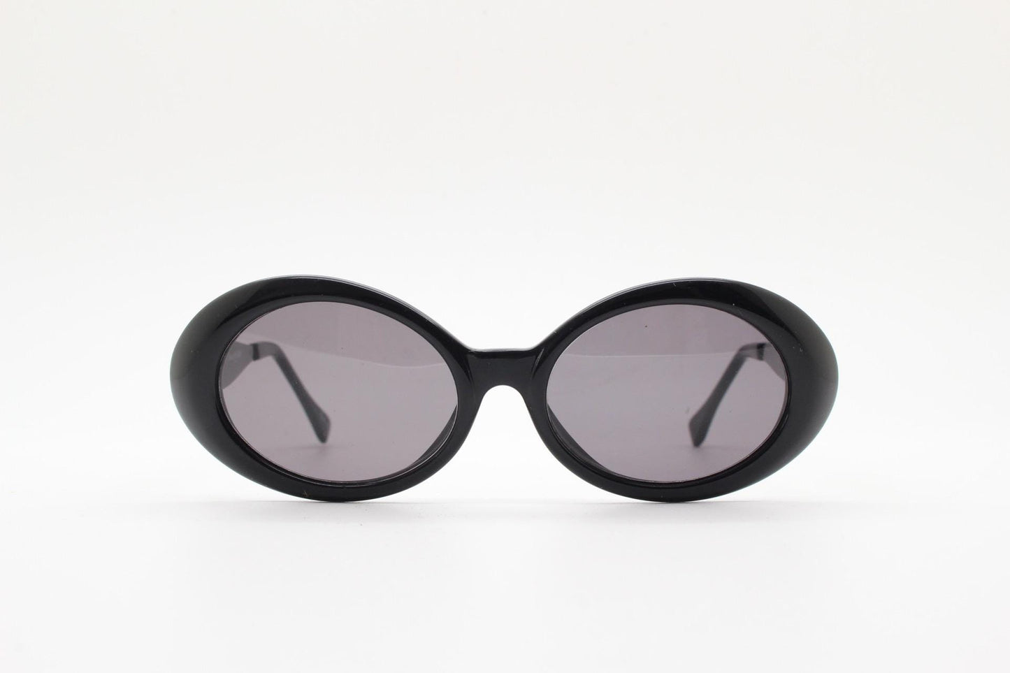 Benson and Ashley vintage 90s oval sunglasses model 406. Neat size quality 60s style acetate frame with tall flat gold arms. New Old Stock.