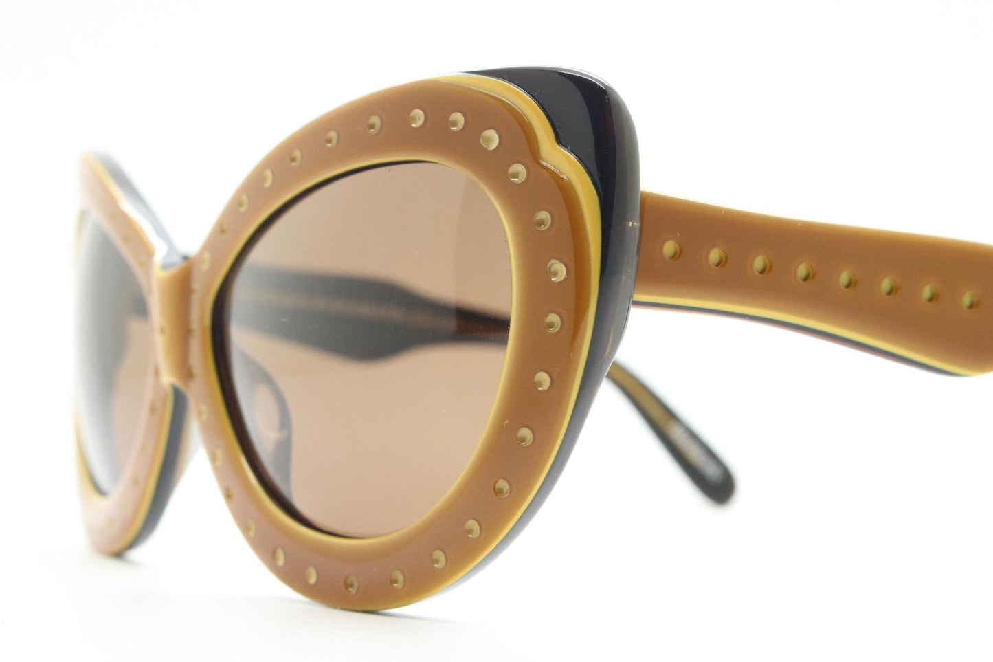 Eley Kishimoto by Linda Farrow oversized cat eye sunglasses. Dynamic handmade vintage layered acetate cateye. Luxe Gallery Projects. BNWT
