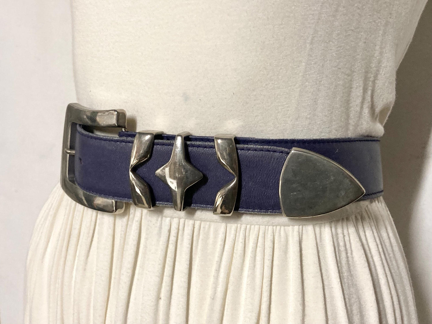 Escada 80s vintage womens dress belt in purple real leather with substantial metal buckle. Made in Italy. Used in good condition