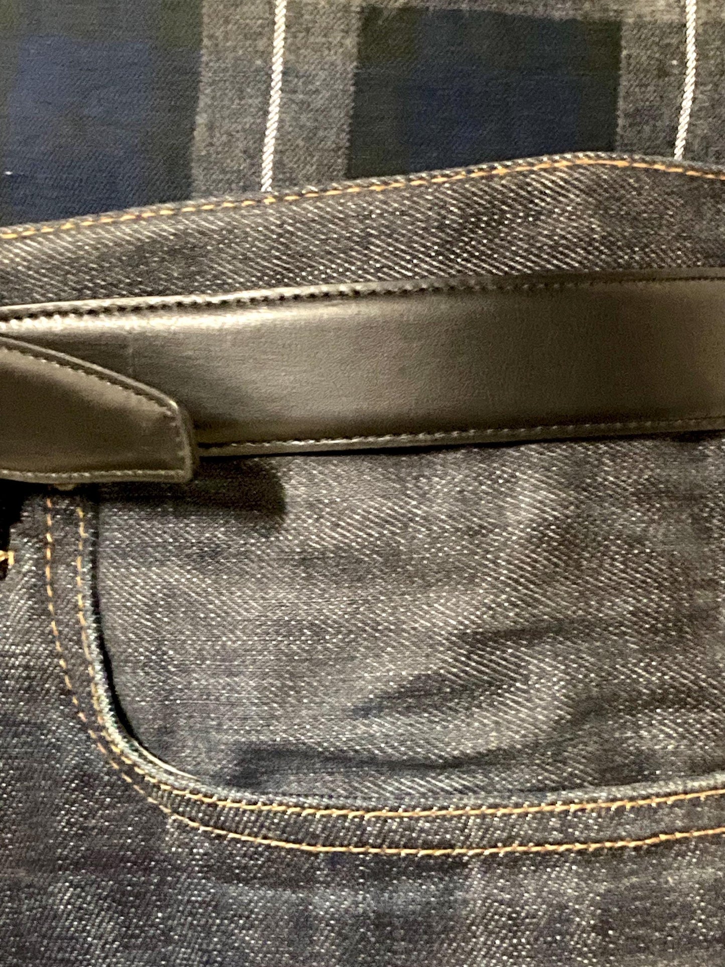 90s vintage black genuine leather belt made in Italy by Joseph Di Pino. Minimal straightforward design with stitched sides. BNWT