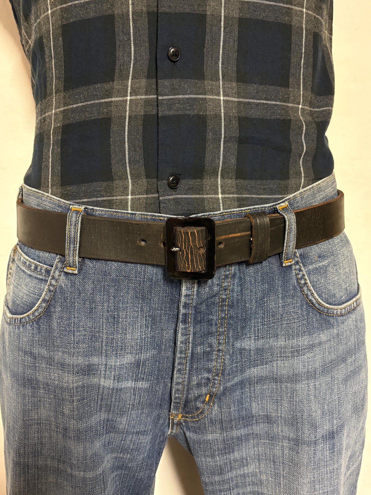 50s vintage black thick genuine leather army belt with solid metal buckle. Seamless single piece cowhide. For jeans trousers. Military NOS