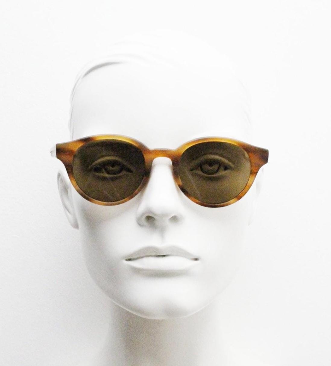 Bailey Nelson vintage hand crafted sunglasses model Gerard. Mottled honey tone acetate frame with Havana brown lenses. RRP 230