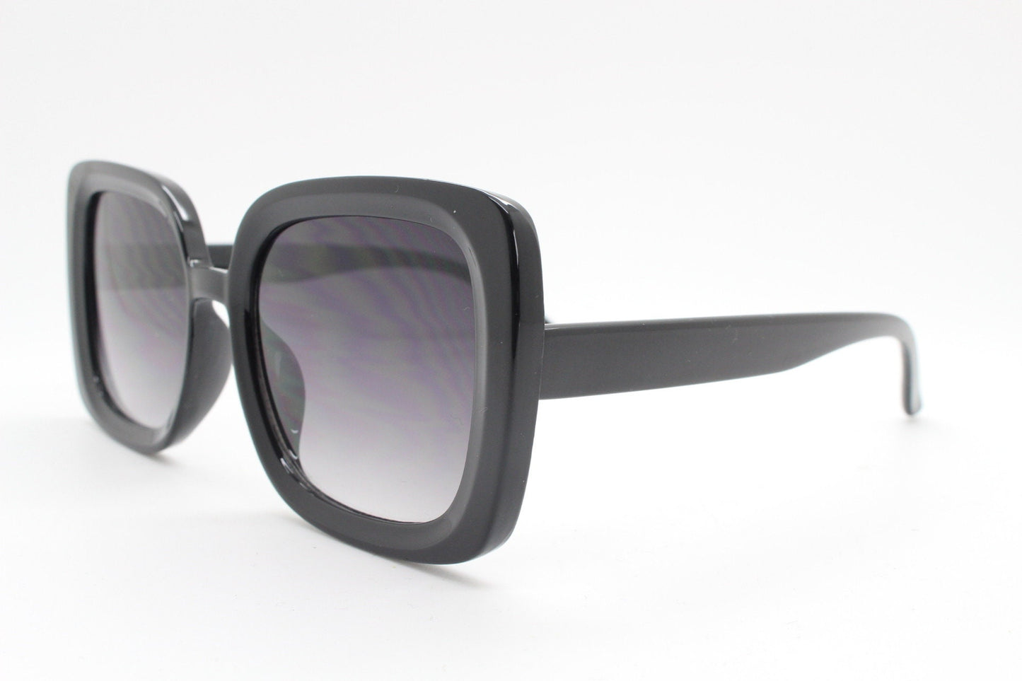Y2K vintage oversized square sunglasses. Women's thick black 70s style frame with graduating smoky lenses. 2000s BNWT