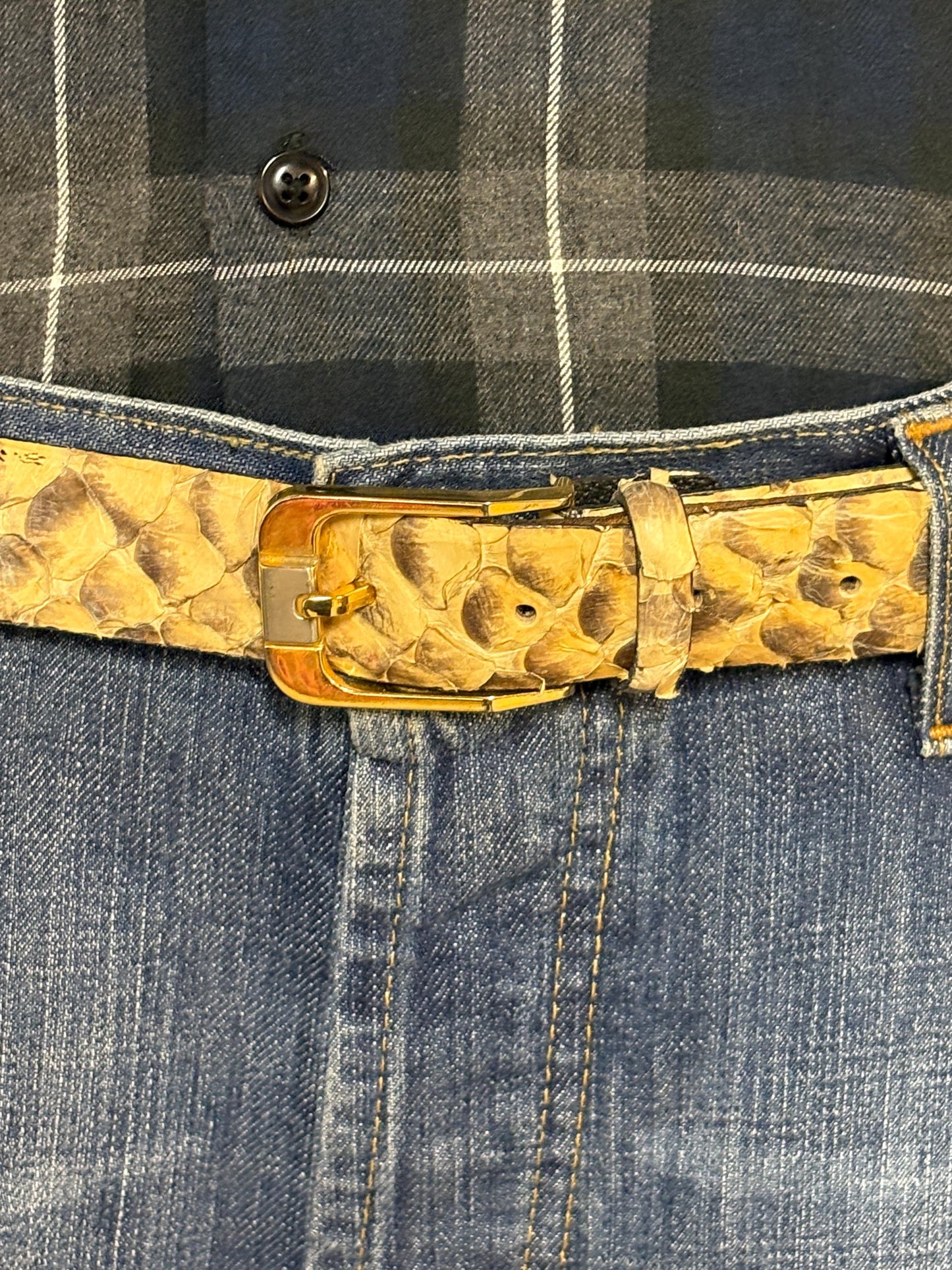 90s vintage beige and brown genuine snake skin belt. Authentic textured big scales in seamless finish. NOS Mens L. Python. Changeable buckle
