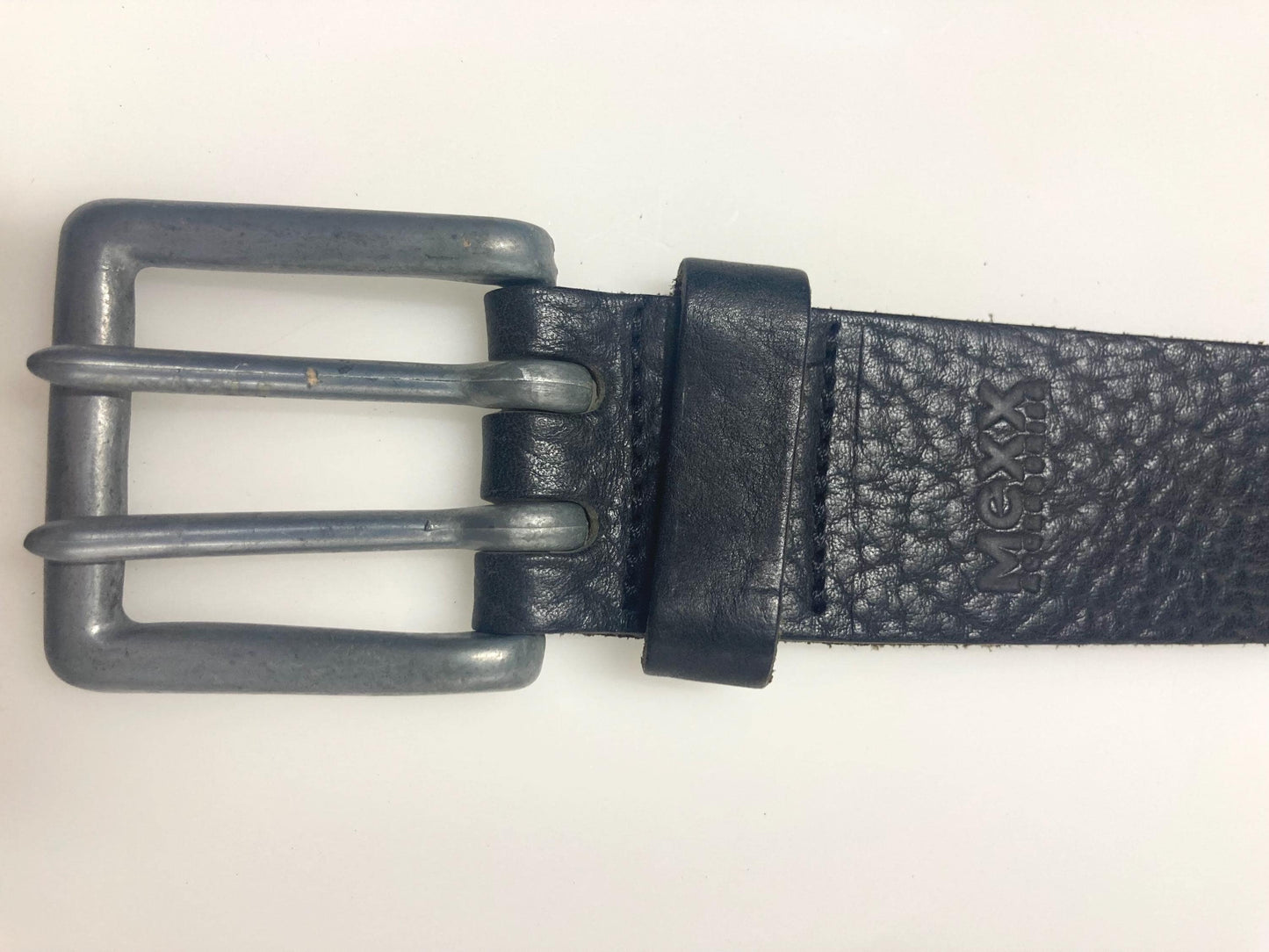 90s vintage heavy duty black genuine leather belt with distressed steel buckle by Mexx. Full grain original finish cowhide. NOS