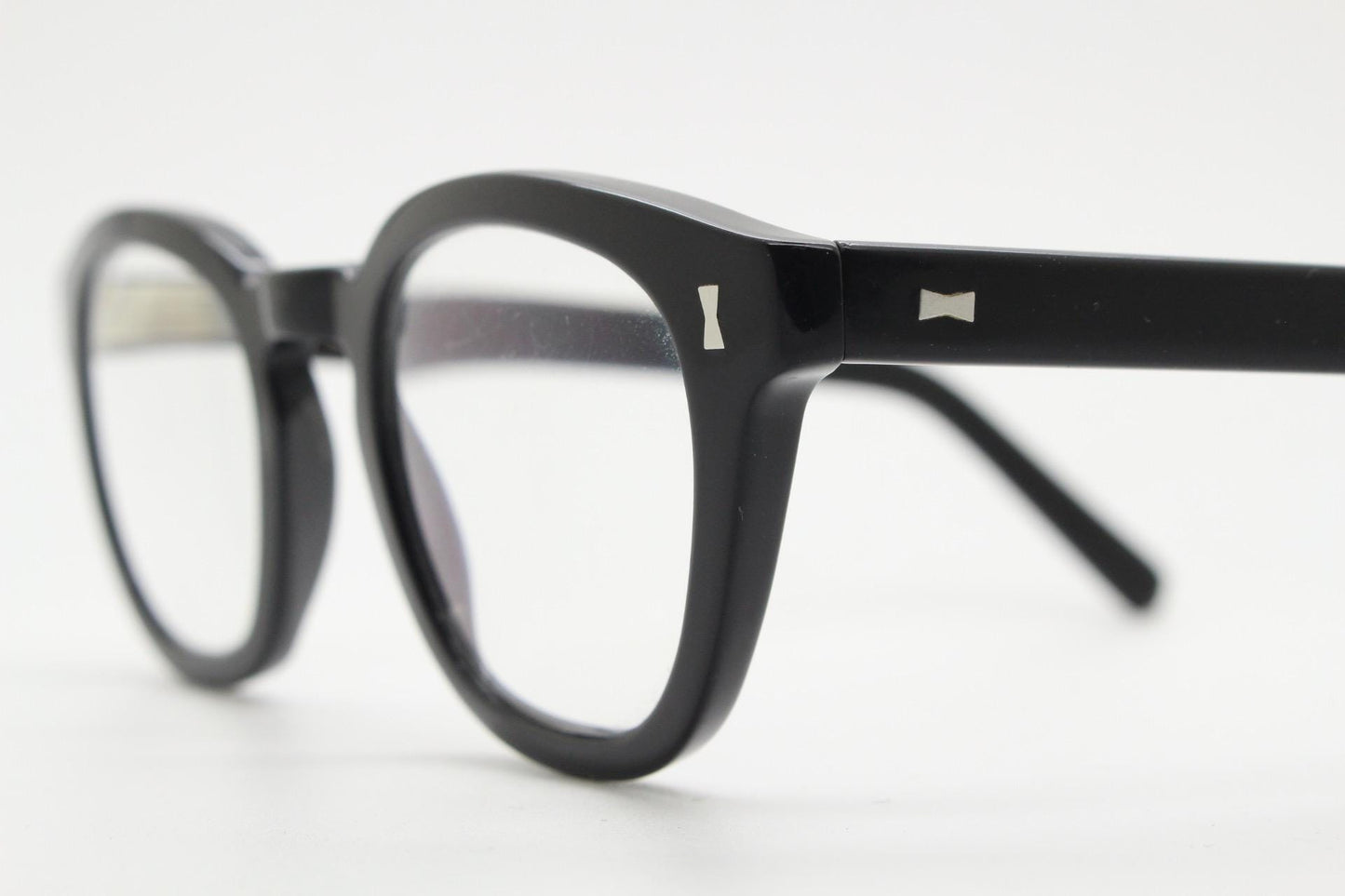 Cubitts vintage round 40s design Moreland eye glasses. Plain black gloss acetate optical frame with keyhole bridge. Prescription RX