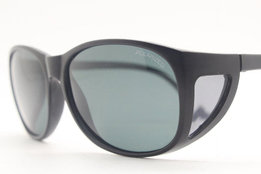 Y2K vintage round side window polarized sunglasses. Black matt frame with curved shield lenses. Small fitovers. 2000s goggle