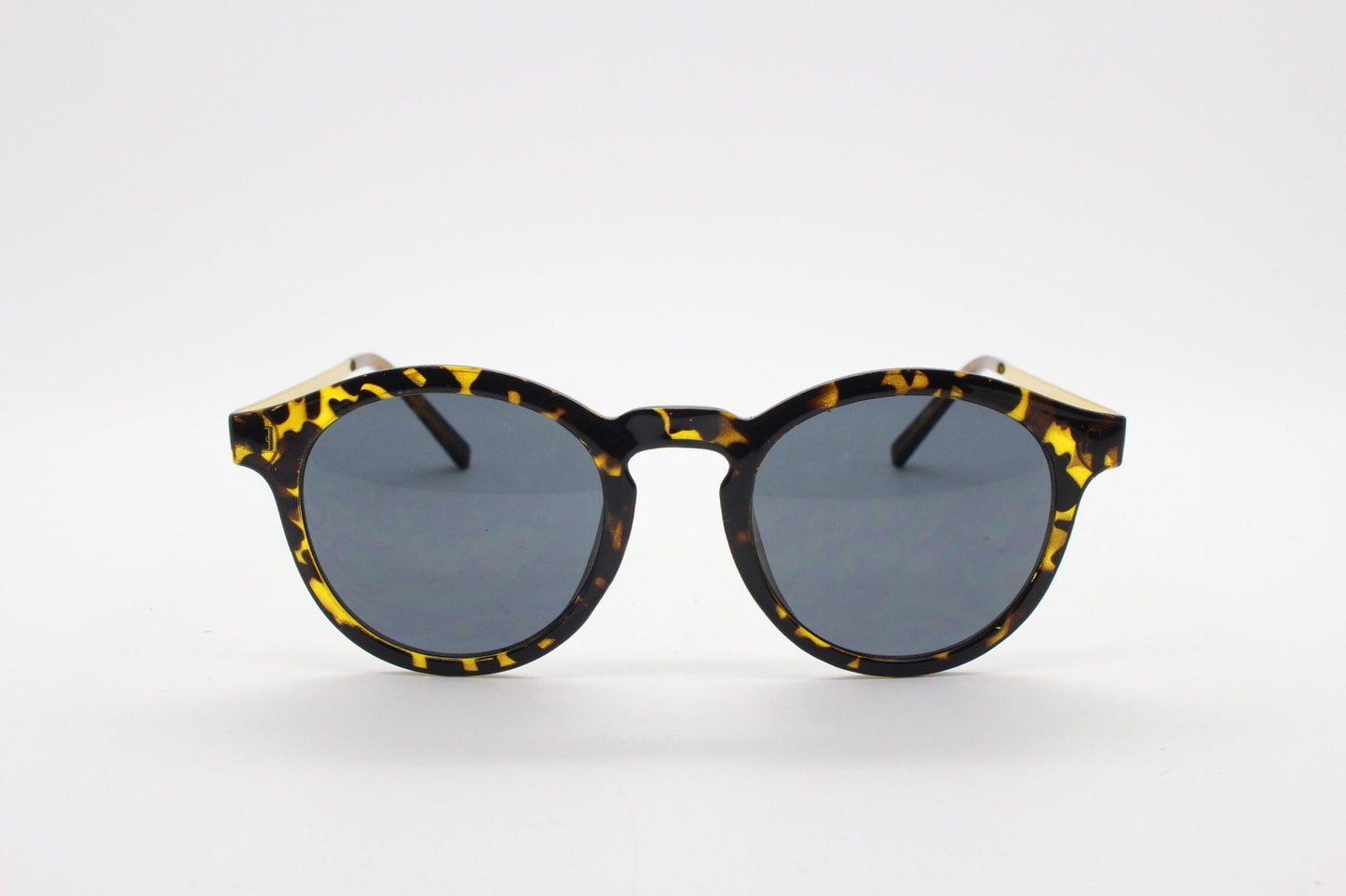 90s vintage round glasses. Tortoise 40s style frame with contrasting gold arms