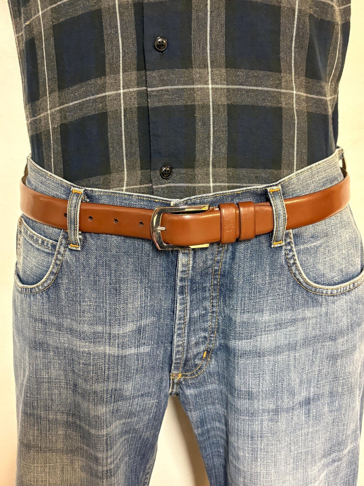 Van Laack 90s vintage chocolate brown genuine leather belt made in Italy. Seamless smooth finish with silver buckle. NOS. Mens Large
